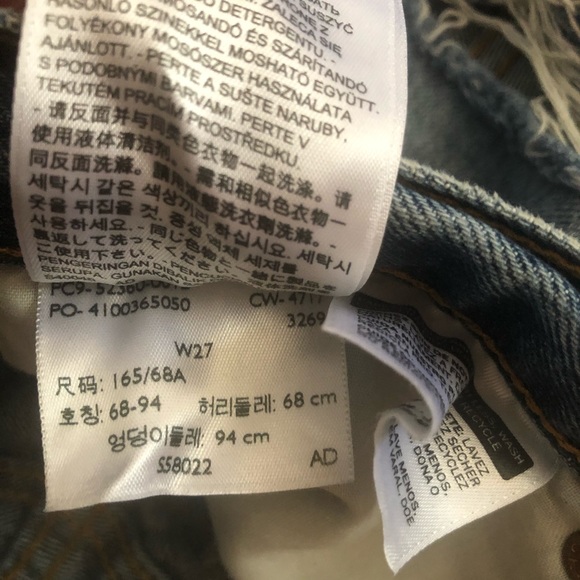 Levi’s Wedgie Jean Shorts - Picture 6 of 6